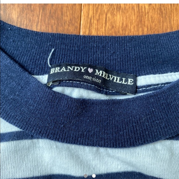 Brandy melville longsleeve - Picture 2 of 2